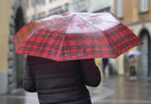 Allagamenti e frane per il maltempo in Liguria, disagi anche a Genova. Prorogata l’allerta arancione